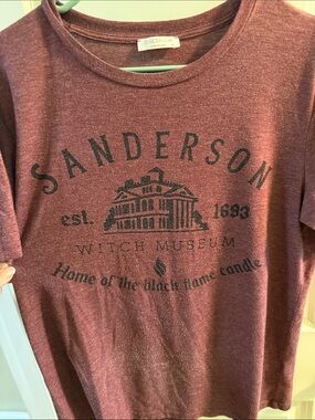 SheShow Sanderson Witch Museum Short Sleeve Tee in Maroon